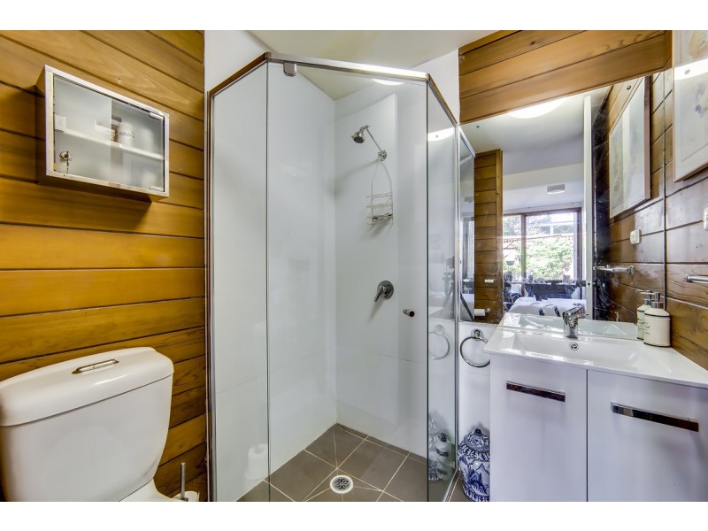 12 Maclachlan Street, Holder ACT 2611
