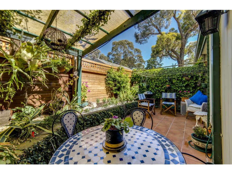 12 Maclachlan Street, Holder ACT 2611