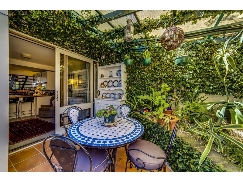 12 Maclachlan Street, Holder ACT 2611
