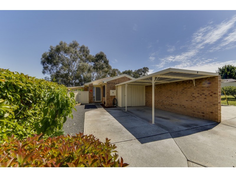 4/6 Beazley Crescent, Calwell ACT 2905