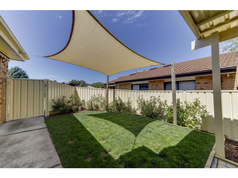 4/6 Beazley Crescent, Calwell ACT 2905