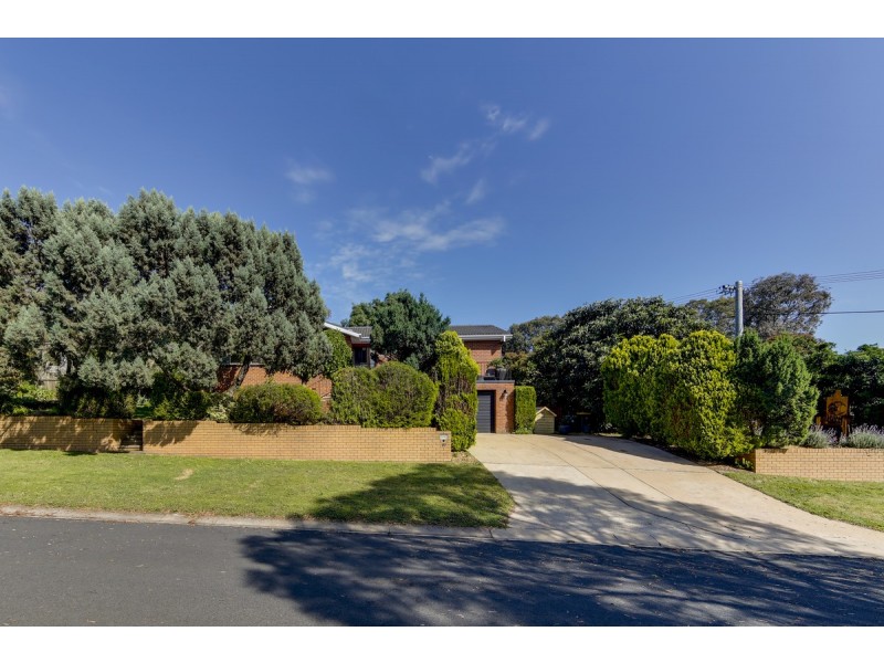 10 Cumpston Place, Macgregor ACT 2615