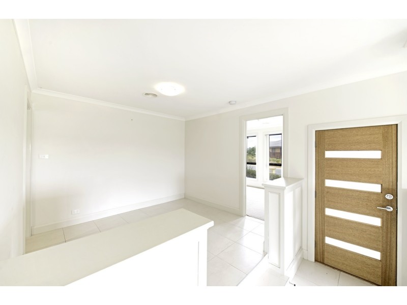 24 Greenman Street, Macgregor ACT 2615