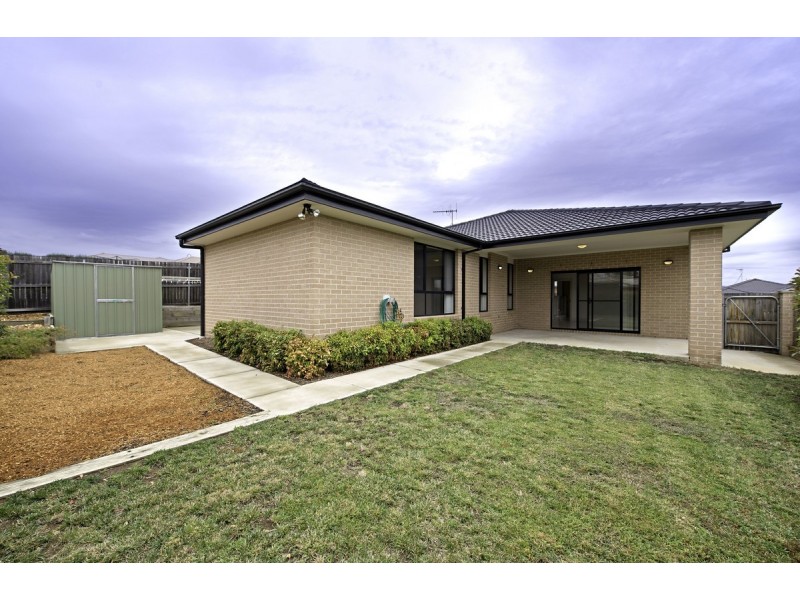 24 Greenman Street, Macgregor ACT 2615