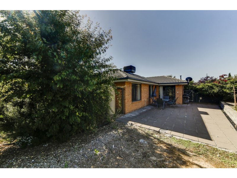 6 Sax Place, Macgregor ACT 2615