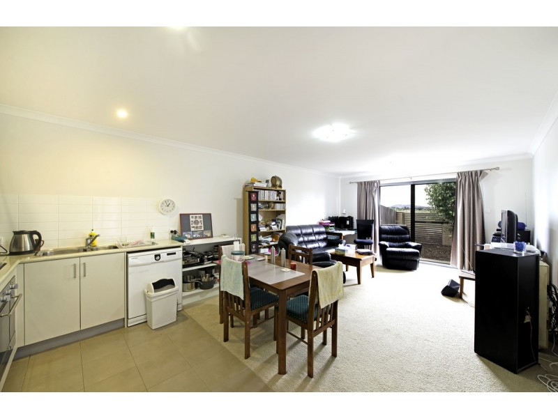 8/204 Macfarlane Burnet Avenue, Macgregor ACT 2615
