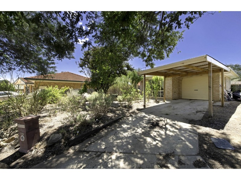 21 Britten Jones Drive, Holt ACT 2615