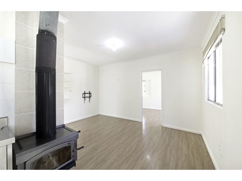 11 Stretton Crescent, Latham ACT 2615