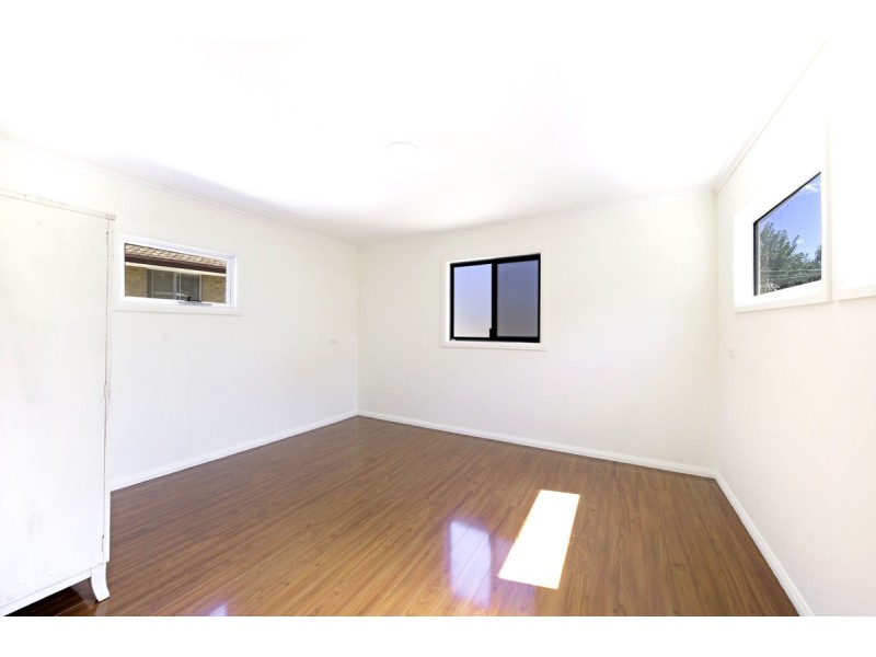 11 Stretton Crescent, Latham ACT 2615