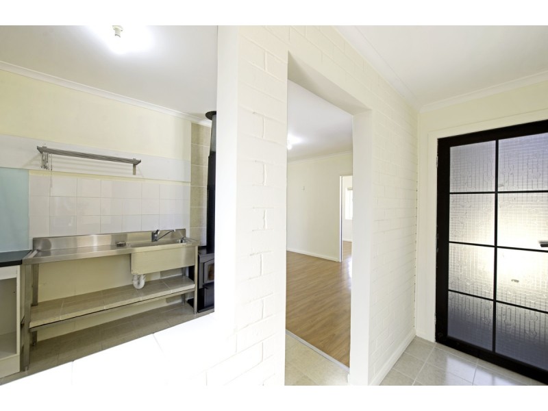 11 Stretton Crescent, Latham ACT 2615