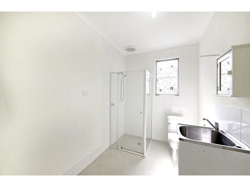 11 Stretton Crescent, Latham ACT 2615