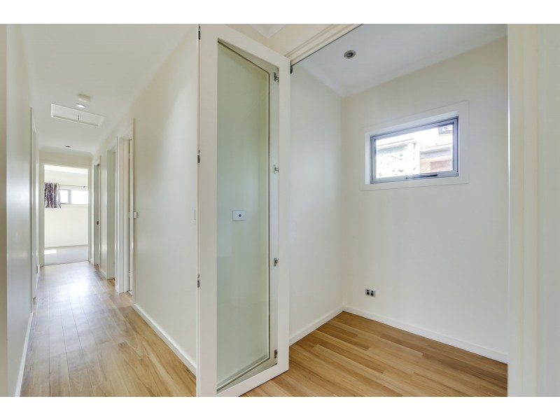 19 Hilda Kincaid Crescent, Macgregor ACT 2615