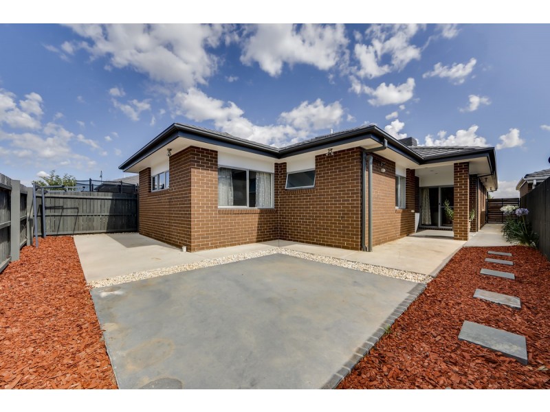 19 Hilda Kincaid Crescent, Macgregor ACT 2615
