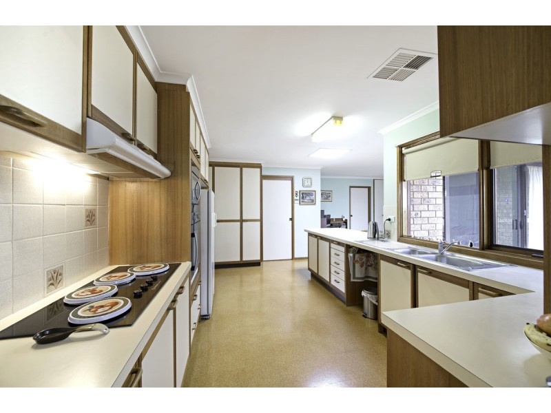 4 Mocatta Place, Latham ACT 2615