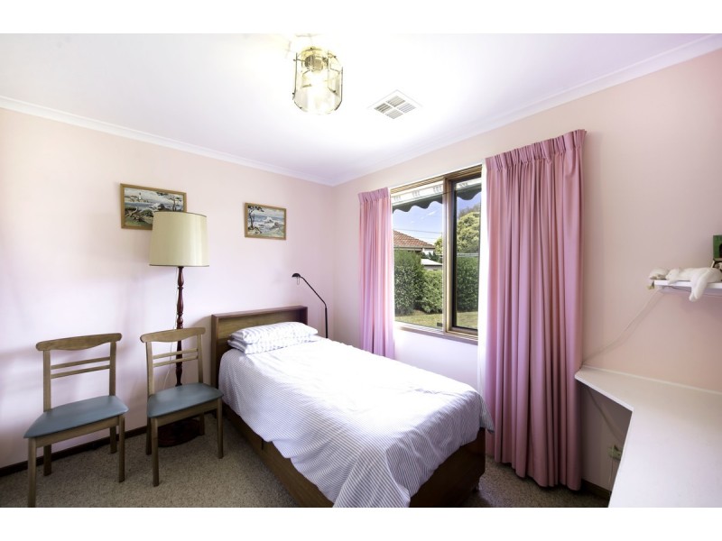 4 Mocatta Place, Latham ACT 2615