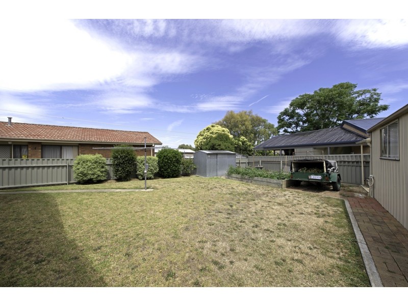 4 Mocatta Place, Latham ACT 2615