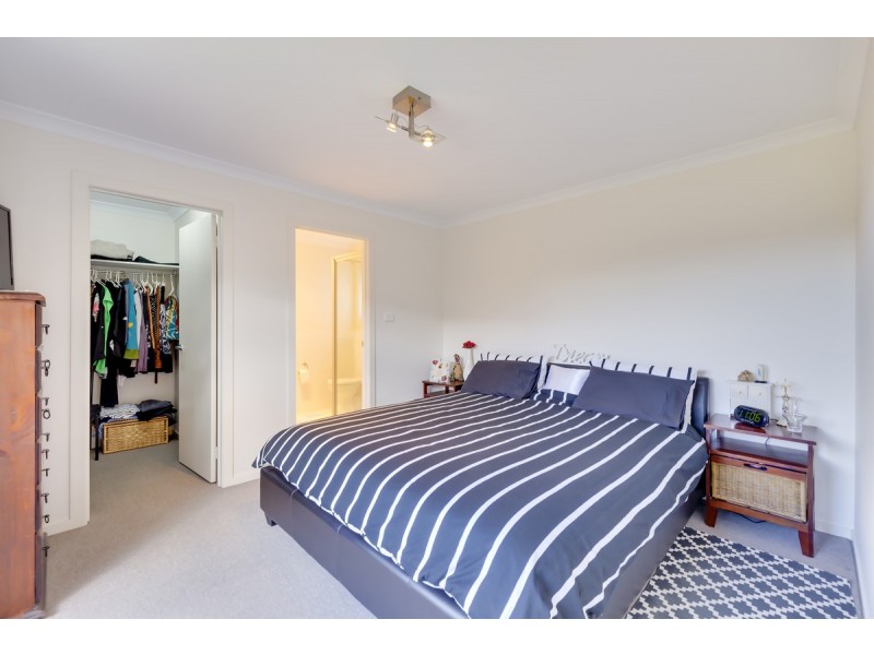 48 Hilda Kincaid Crescent, Macgregor ACT 2615