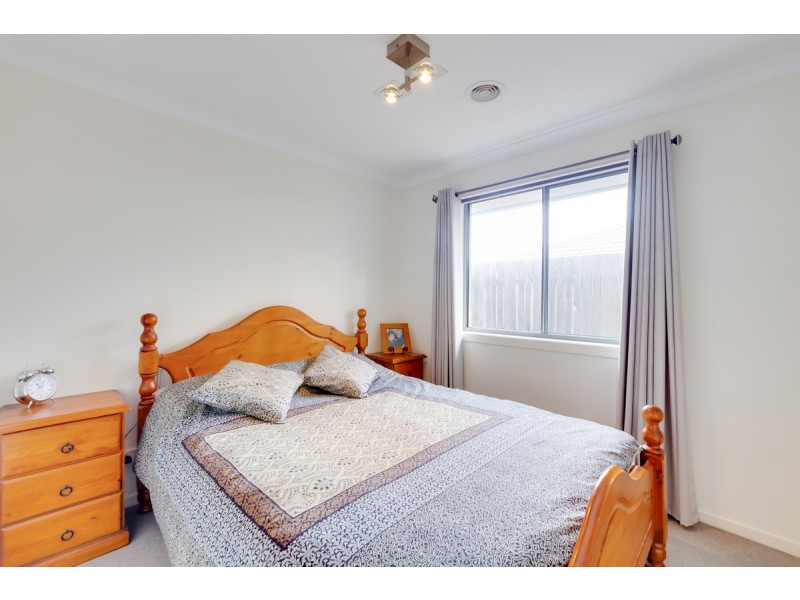 48 Hilda Kincaid Crescent, Macgregor ACT 2615