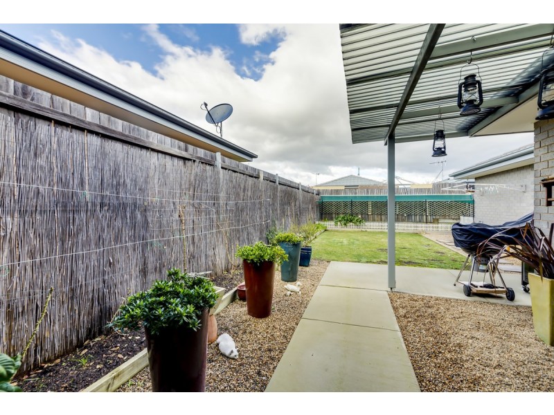 48 Hilda Kincaid Crescent, Macgregor ACT 2615