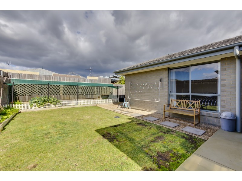 48 Hilda Kincaid Crescent, Macgregor ACT 2615