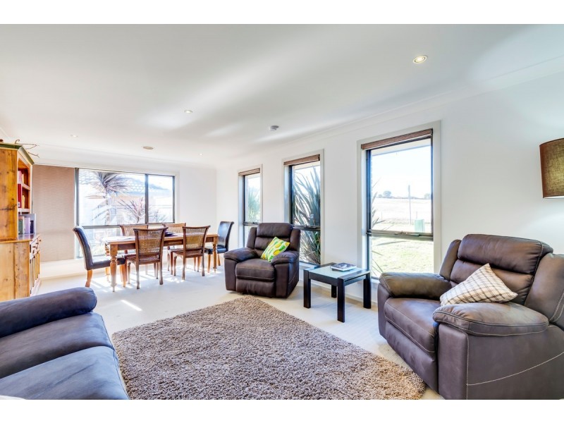 48 Henry Sutton Circuit, Dunlop ACT 2615