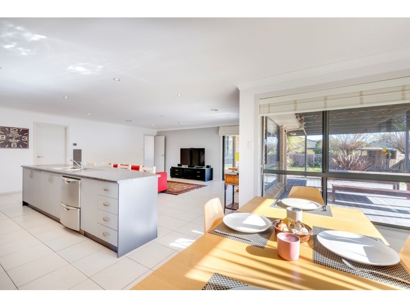 48 Henry Sutton Circuit, Dunlop ACT 2615