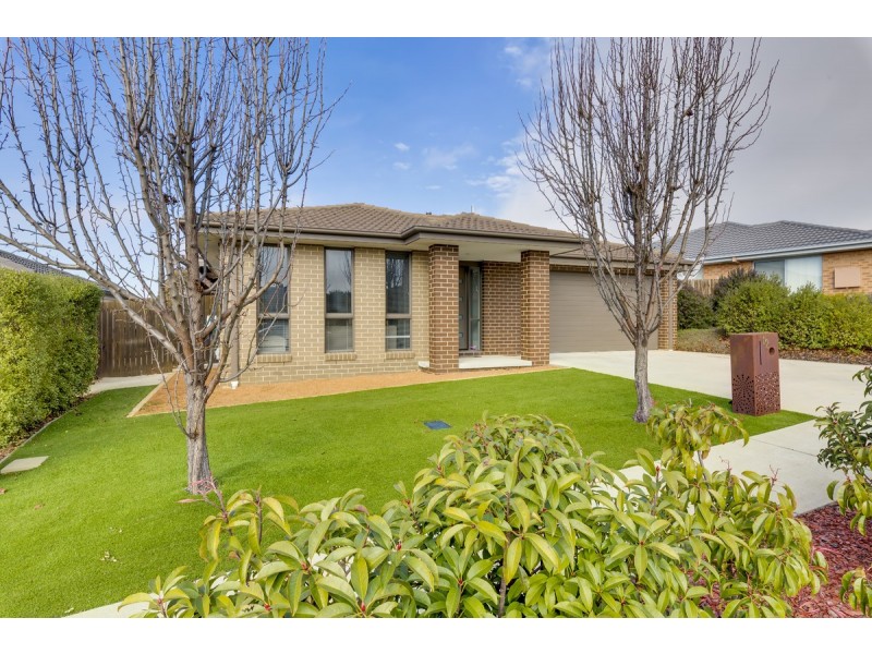 12 Eric De Salis Street, Macgregor ACT 2615