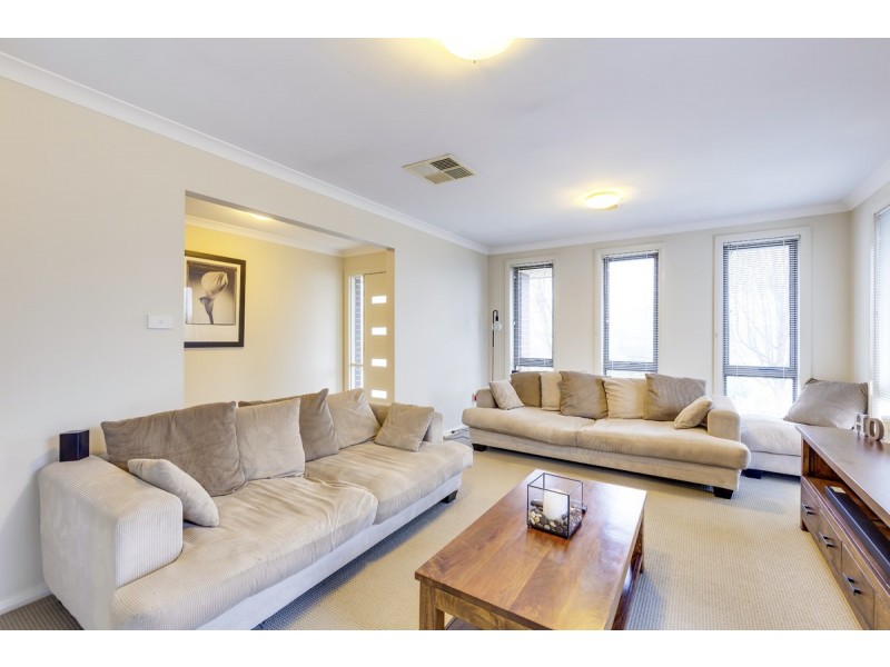 12 Eric De Salis Street, Macgregor ACT 2615