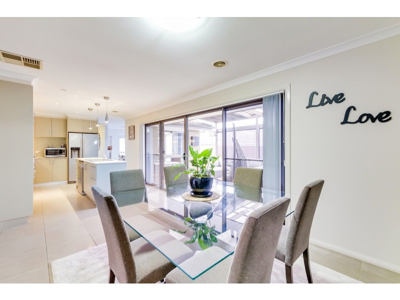 12 Eric De Salis Street, Macgregor ACT 2615