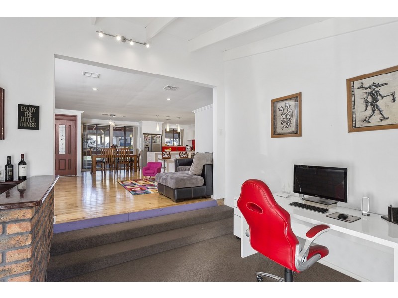 5 Gaggin Place, Macgregor ACT 2615