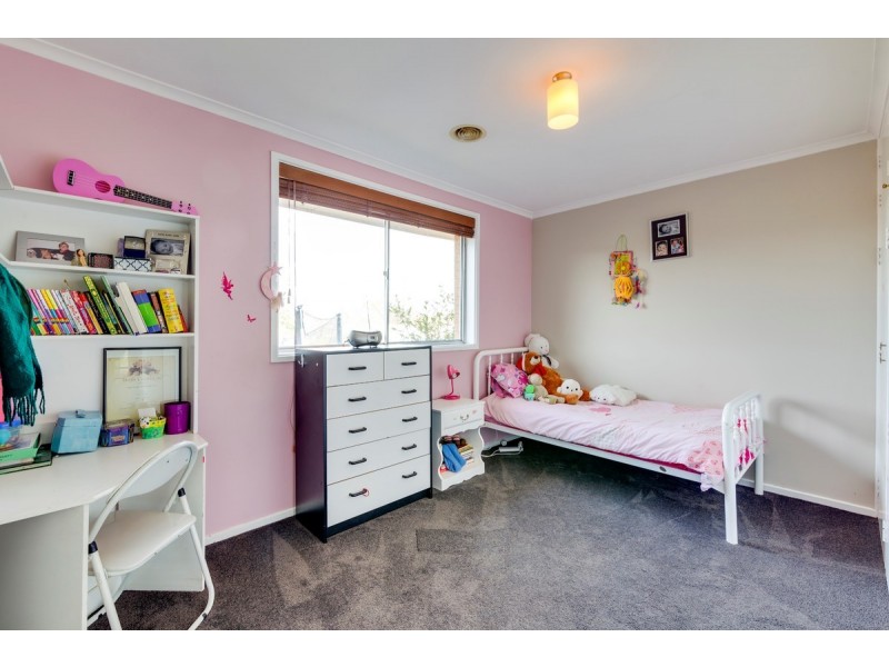 12 Kirkland Circuit, Macgregor ACT 2615