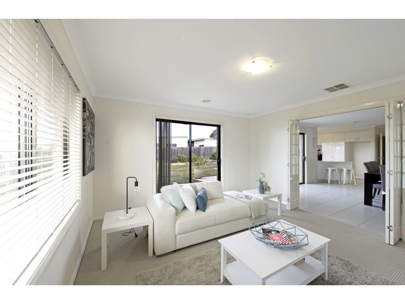 50 Macfarlane Burnet Avenue, Macgregor ACT 2615