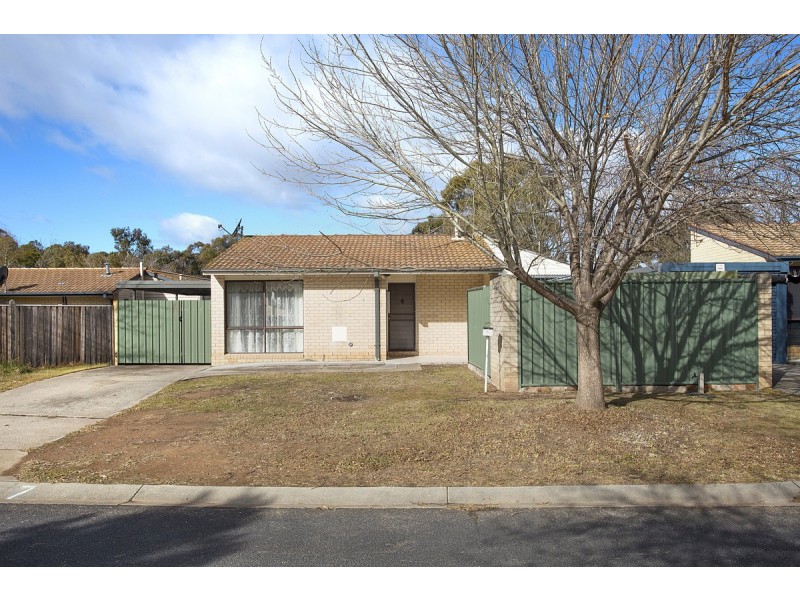 7 Noakes Court, Charnwood ACT 2615