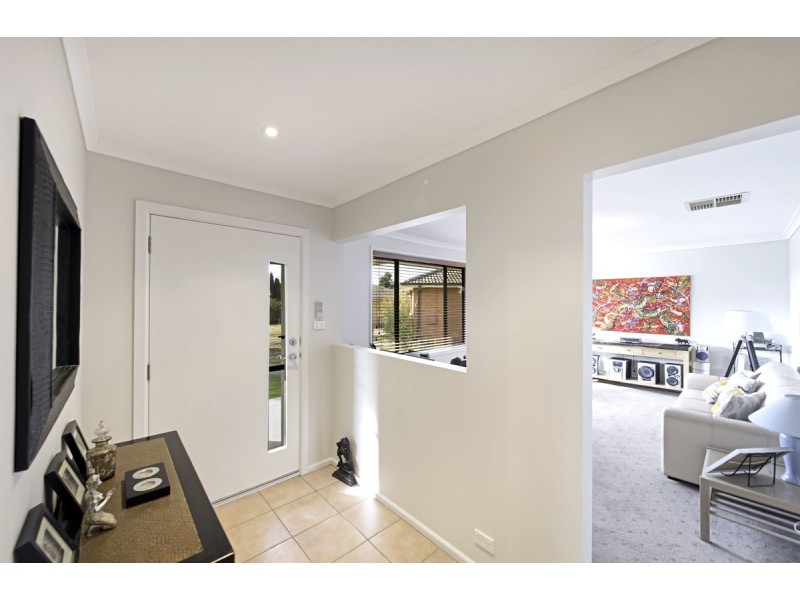 17 Powers Place, Latham ACT 2615