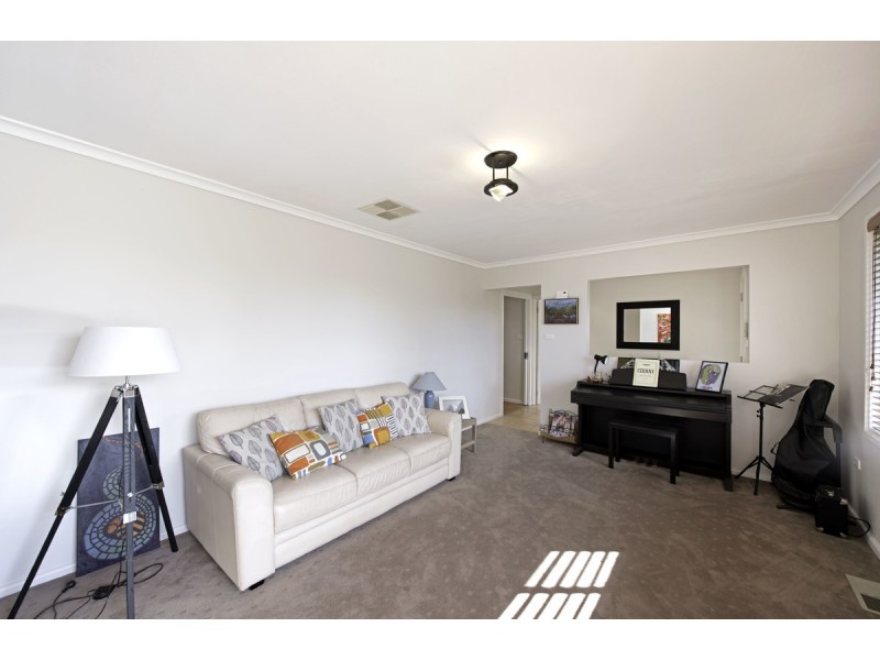 17 Powers Place, Latham ACT 2615