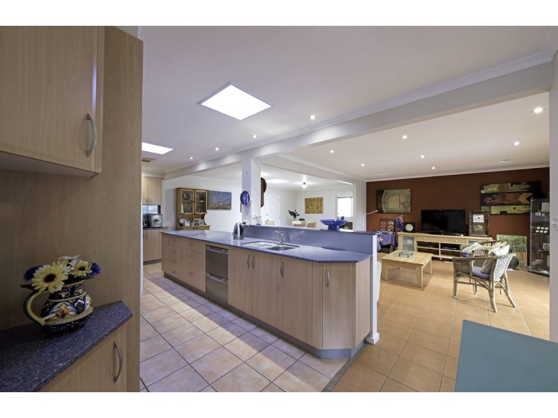 17 Powers Place, Latham ACT 2615