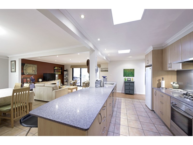 17 Powers Place, Latham ACT 2615