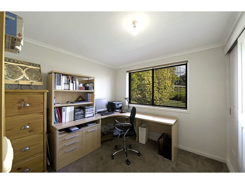 17 Powers Place, Latham ACT 2615