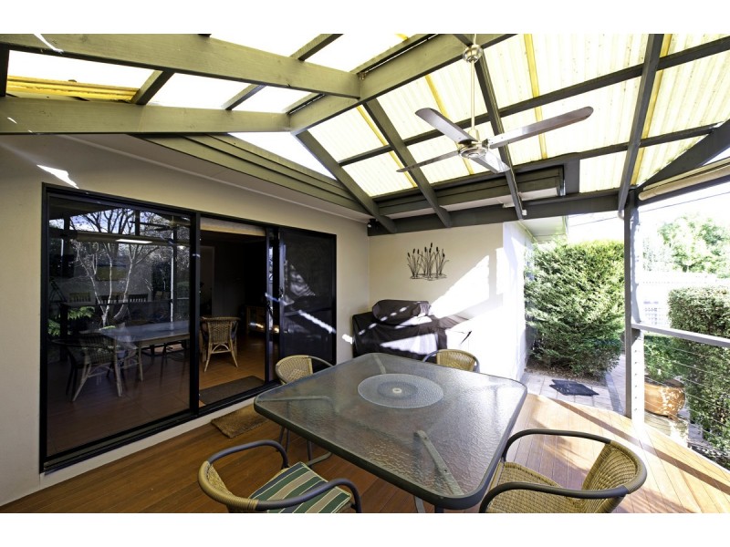 17 Powers Place, Latham ACT 2615