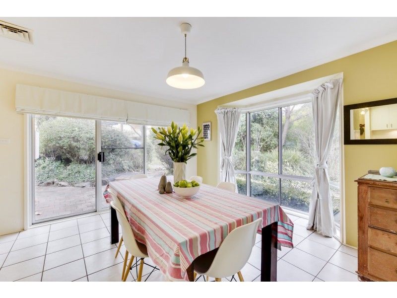 8 Aaron Place, Macgregor ACT 2615