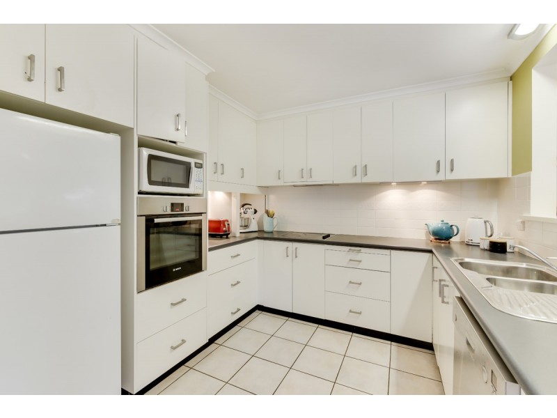 8 Aaron Place, Macgregor ACT 2615