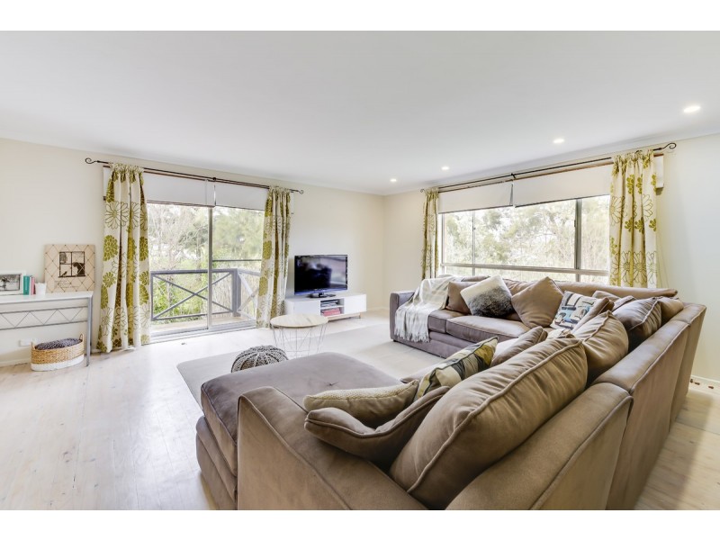8 Aaron Place, Macgregor ACT 2615
