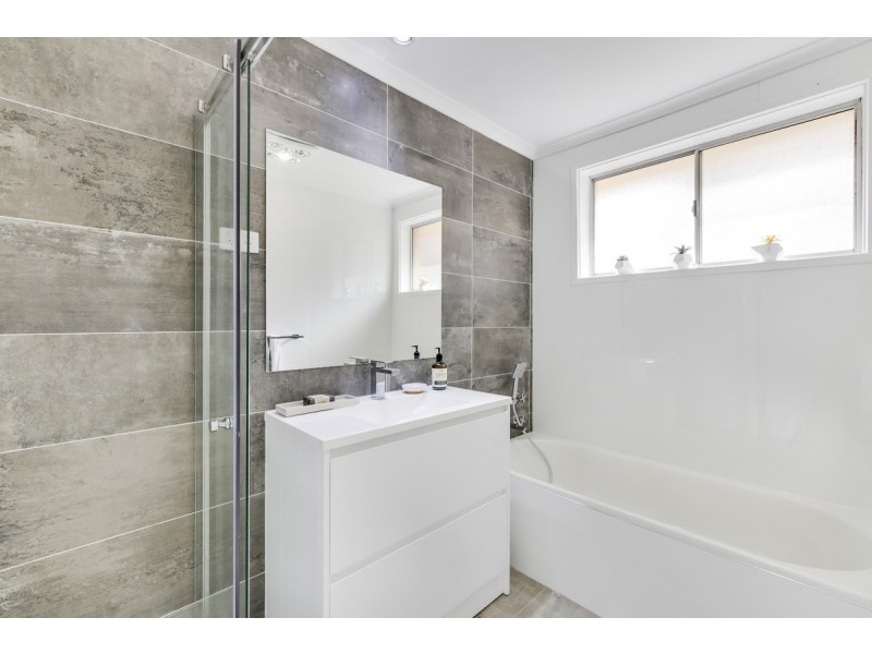 8 Aaron Place, Macgregor ACT 2615