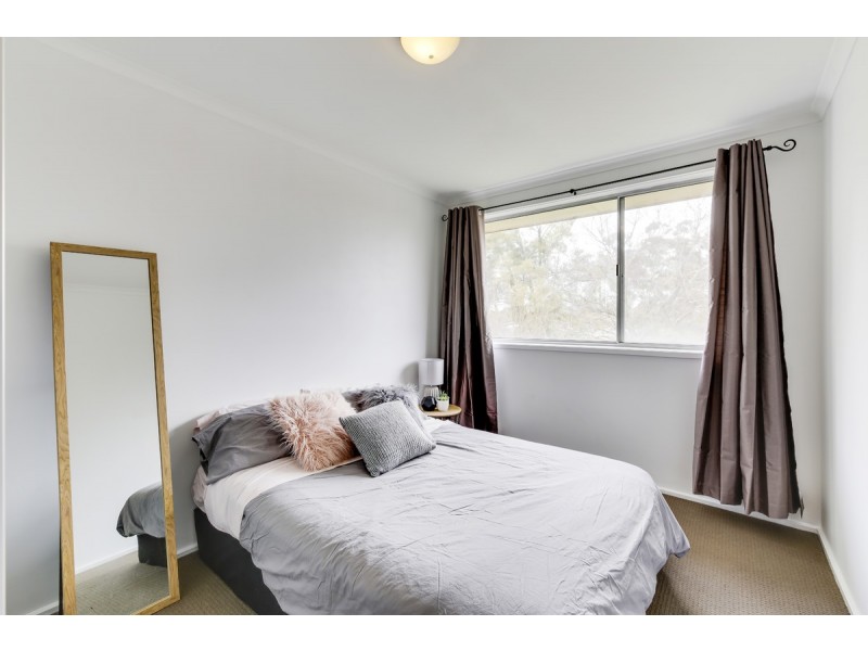 8 Aaron Place, Macgregor ACT 2615