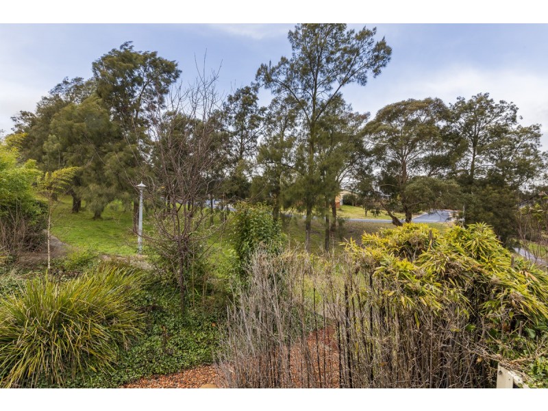 8 Aaron Place, Macgregor ACT 2615