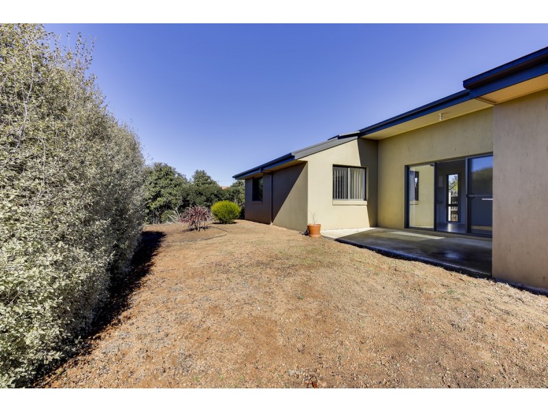 32 Rowland Street, Macgregor ACT 2615