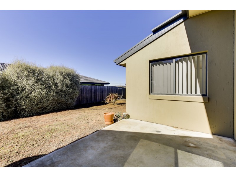 32 Rowland Street, Macgregor ACT 2615