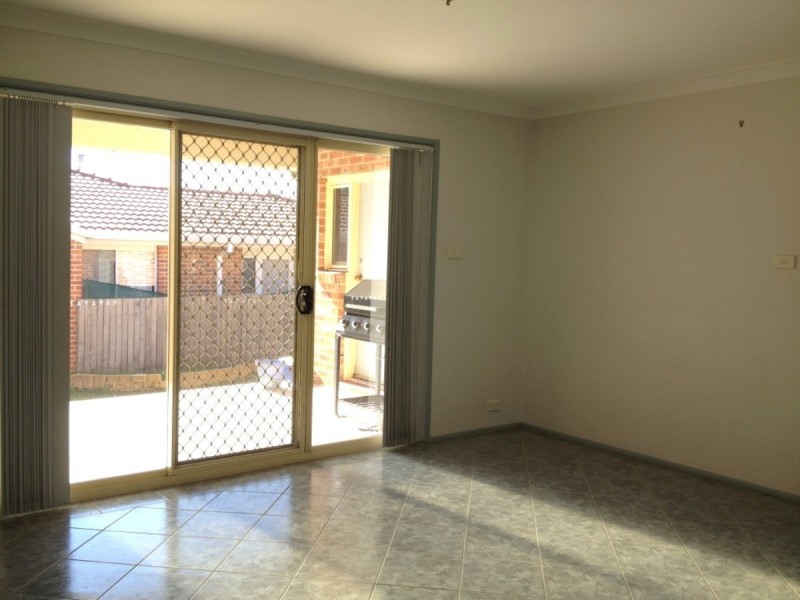 2 Kay Close, Dunlop ACT 2615