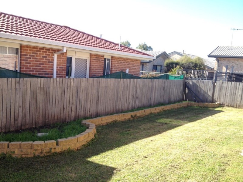 2 Kay Close, Dunlop ACT 2615