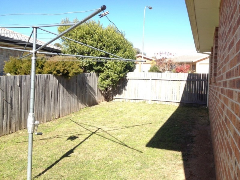 2 Kay Close, Dunlop ACT 2615